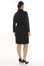 Čierne košeľové šaty so zlatými gombíkmi a opaskom – Obrázok 3