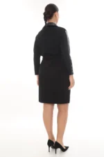 Čierne šaty s polozipsom, koženkovými detailmi a opaskom – Obrázok 2