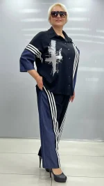 Dámsky športovo elegantný komplet s moderným vzorom