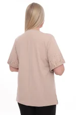 Elegantné dámske tričko s čipkou a lesklými detailmi – Obrázok 8
