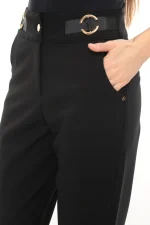 Elegantné čierne nohavice so zlatými detailmi a vysokým pásom – Obrázok 5