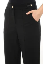 Elegantné čierne nohavice s vysokým pásom a minimalistickými detailmi – Obrázok 5