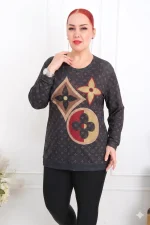 Dámska blúzka s dlhým rukávom a elegantnou ornamentálnou potlačou