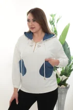 Dámska mikina s kapucňou a ozdobnými detailmi